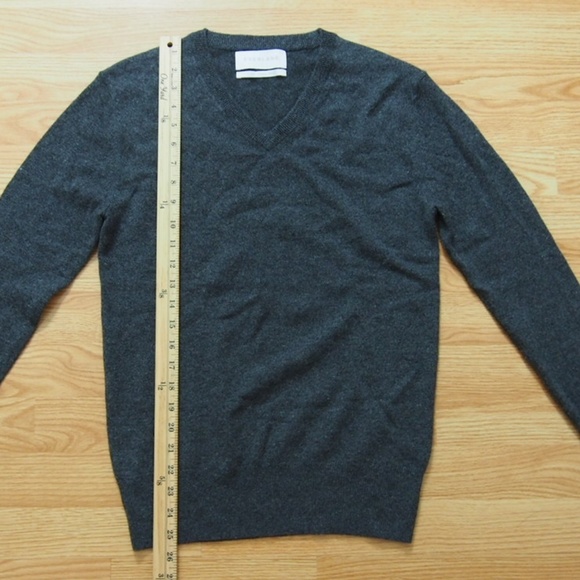 NWOT Everlane The Men's Cashmere V-Neck - Picture 6 of 7